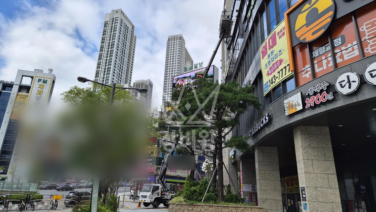 대구 달서구 감삼동 3.5톤 스카이차 간판 보수 작업사진 1