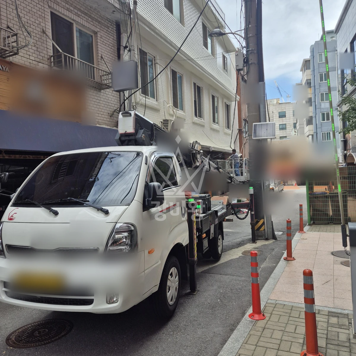 서울 중구 신당동 1톤 스카이차 페인트 작업사진 2