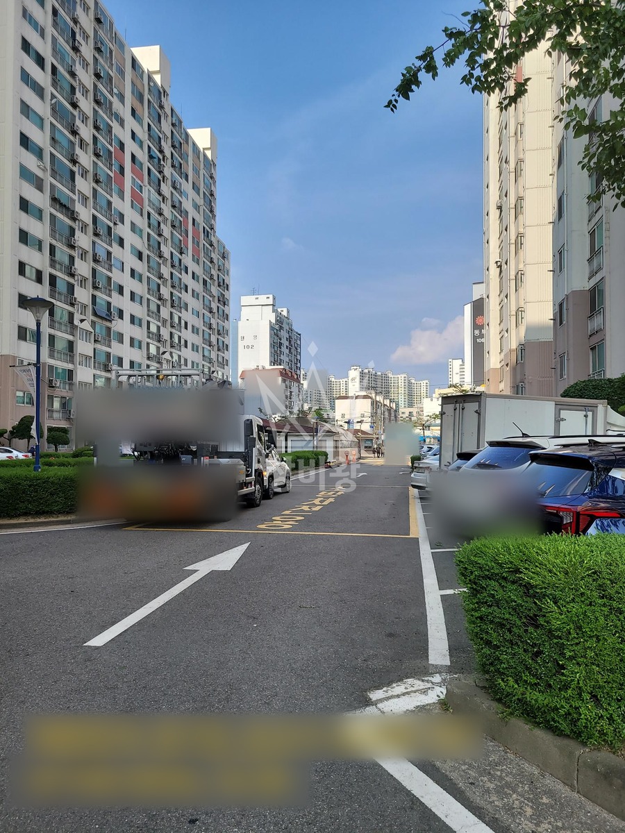 경기 오산시 갈곶동 3.5톤 스카이차 단지내 수목전지 작업완료사진 1