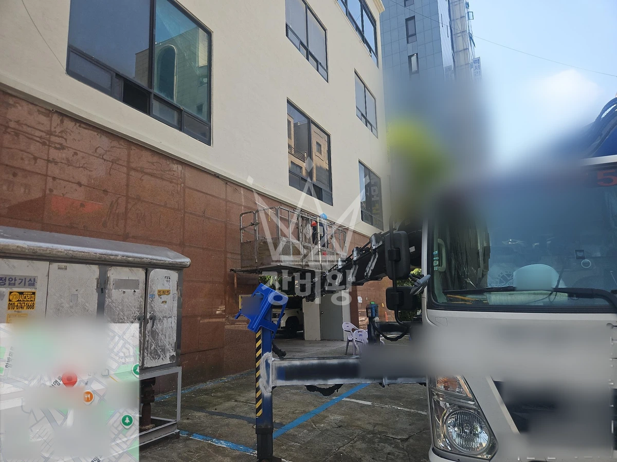 인천 연수구 청학동 3.5톤 스카이차 페인트작업 작업사진 2