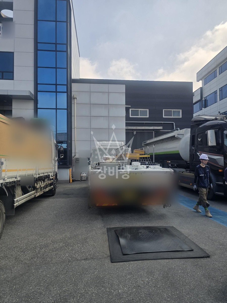 경기 오산시 누읍동 25톤 크레인 태양모듈양중 작업사진 2