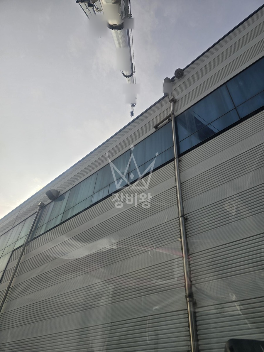 경기 화성시 효행구 정남면 50톤 크레인 태양광 구조물 양중 작업사진 2