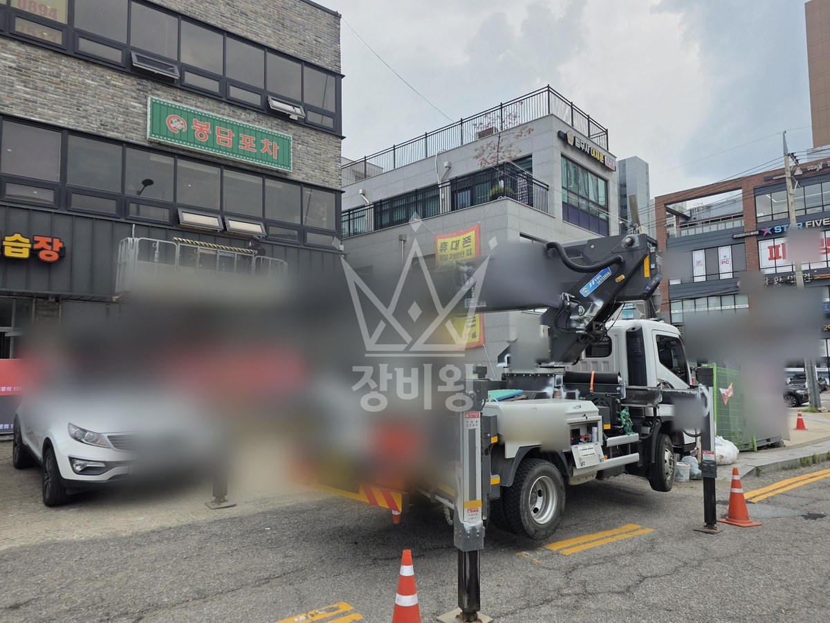 경기 화성시 효행구 봉담읍 3.5톤 스카이차 1층 간판작업 작업사진 1