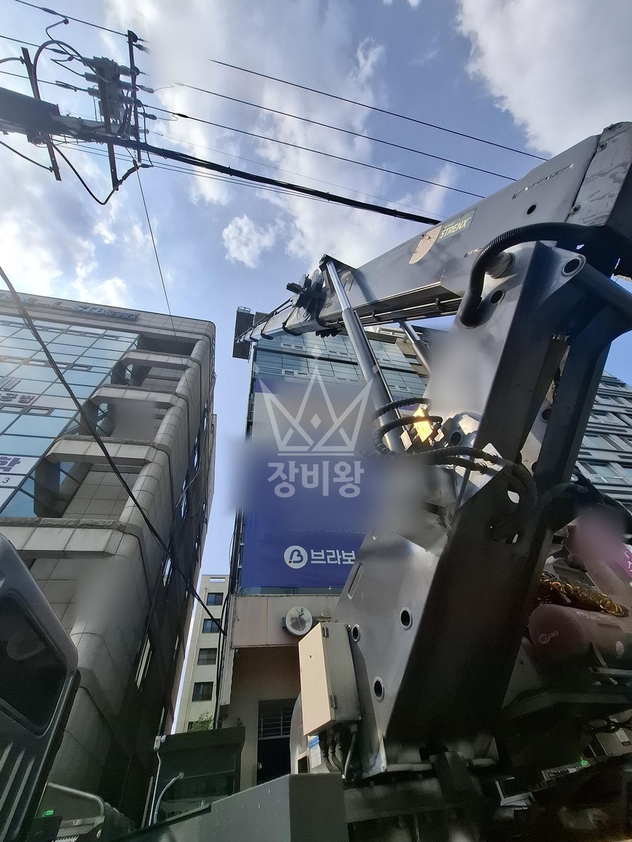 서울 강남구 역삼동 3.5톤 스카이차 외벽 실리콘 작업사진 2