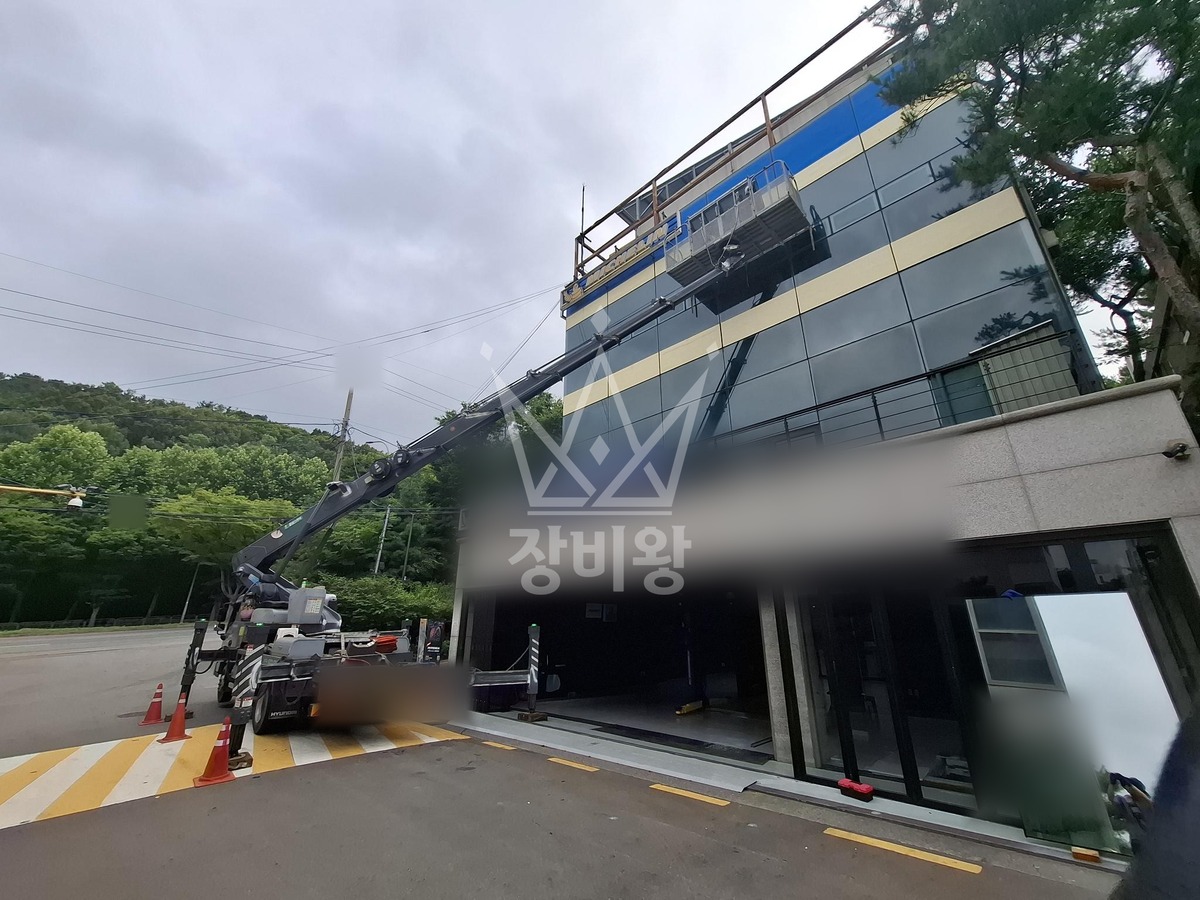 서울 서초구 내곡동 3.5톤 스카이차 외부유리창 1장 교체, 실리콘 보수작업 작업사진 3