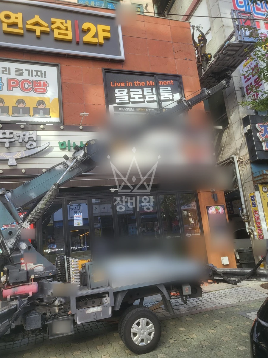 인천 연수구 연수동 1톤 스카이차 외벽 실리콘 작업 작업사진 3