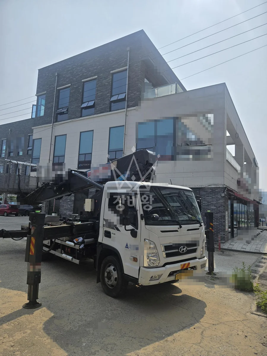 충남 천안시 서북구 3.5톤 스카이차 스텐자재양중 작업사진 3