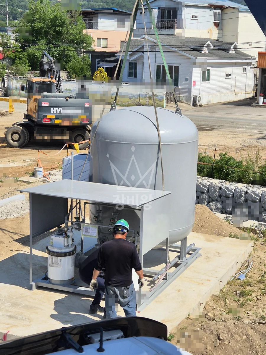 충북 옥천군 청산면 5톤 크레인 LPG 탱크 탱크 하역 작업사진 3