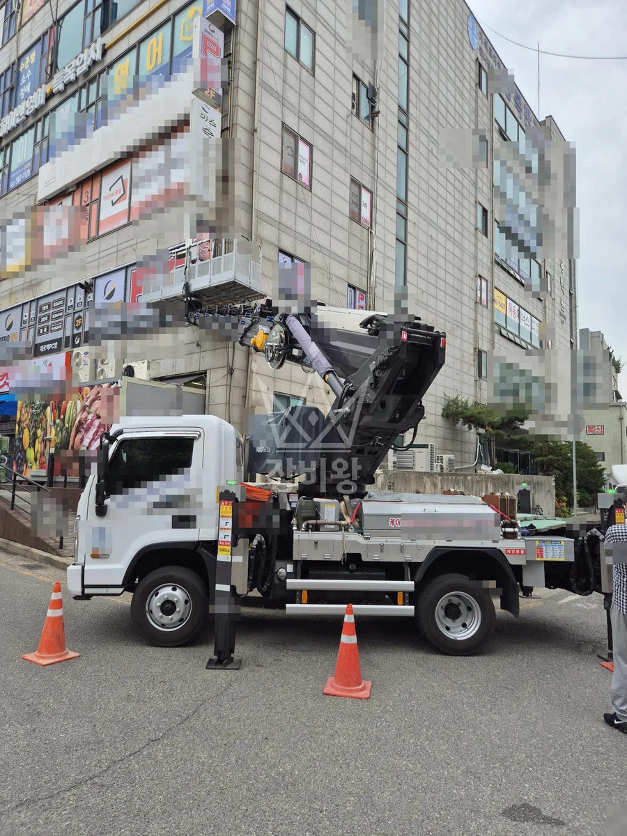 인천 서구 마전동 3.5톤 스카이차 간판작업 작업사진 3
