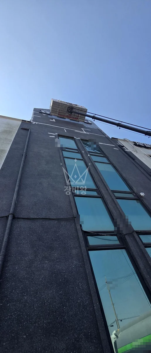 인천 중구 항동7가 3.5톤 스카이차 페인트도장작업 작업사진 2