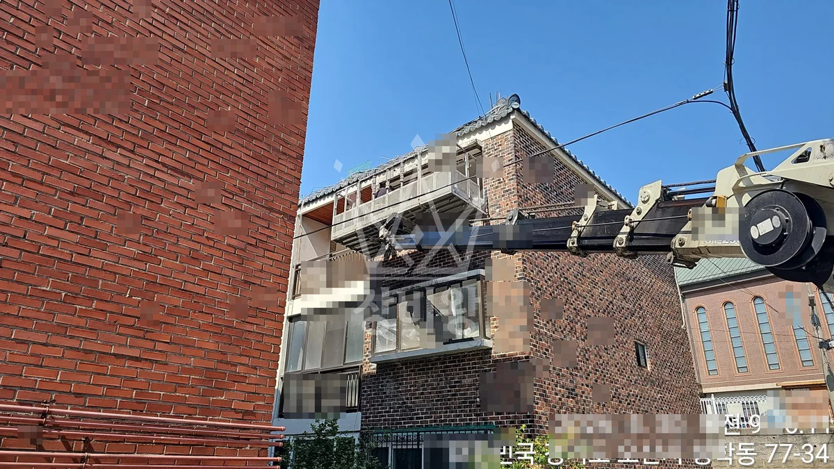 경기 오산시 두곡동 3.5톤 스카이차 샤시 양중 작업사진 2