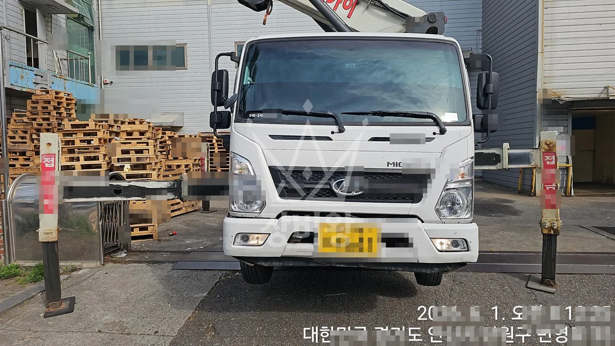경기 안산시 단원구 3.5톤 스카이차 물받이,판넬작업 작업사진 3