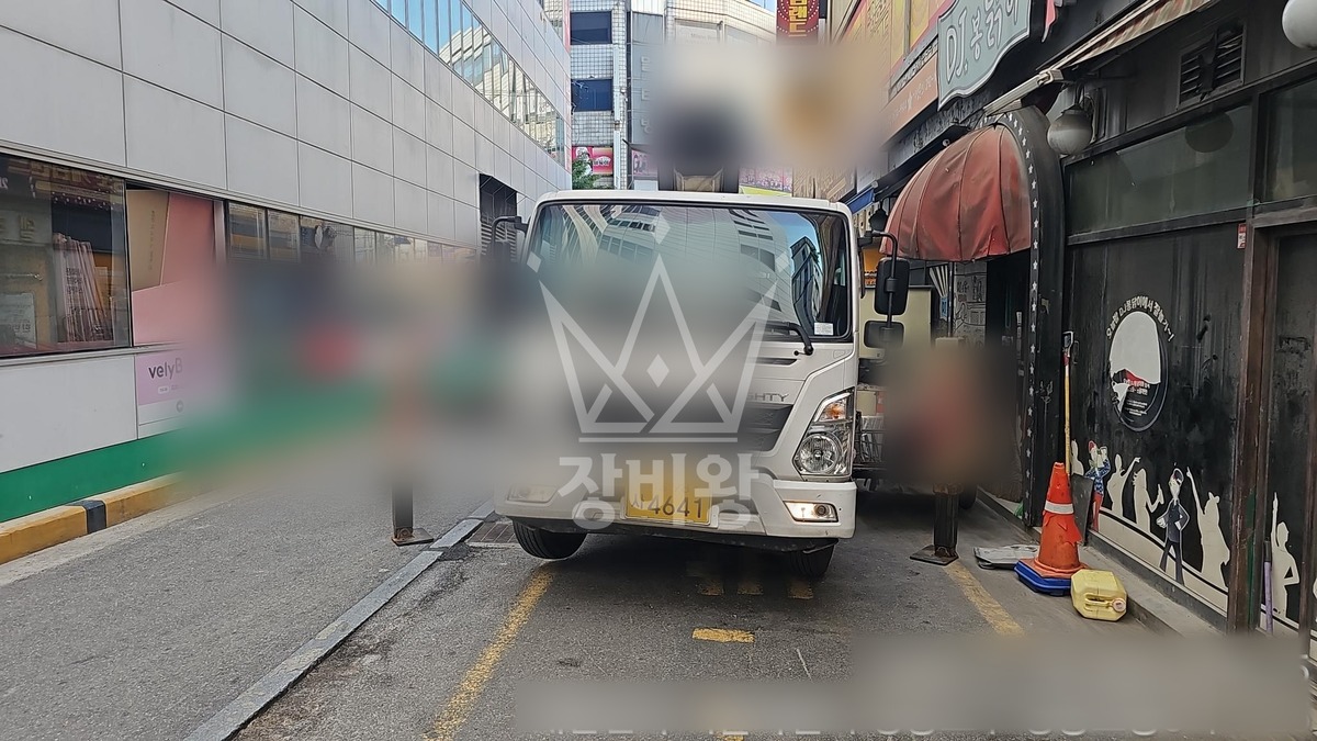서울 영등포구 영등포동3가 3.5톤 스카이차 배관양중 작업사진 2