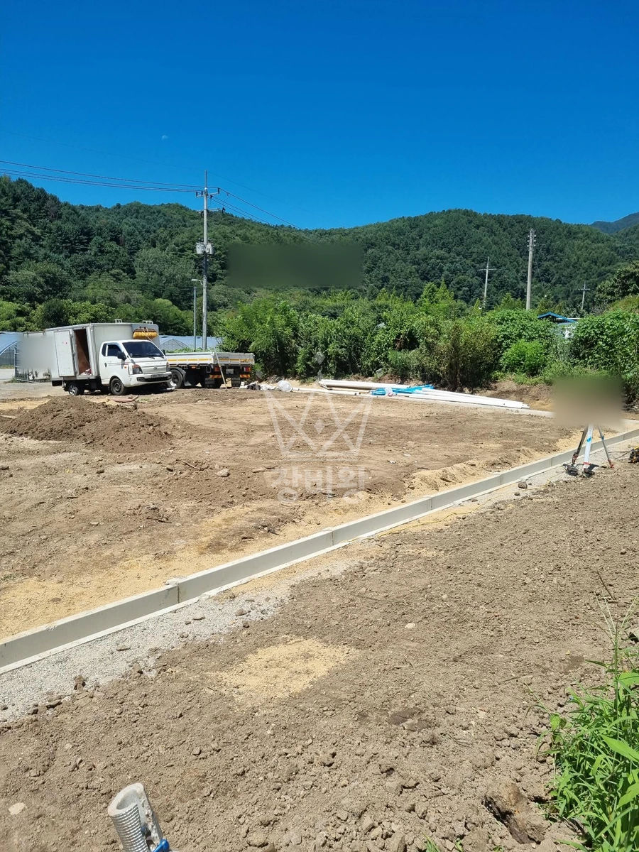 경기 가평군 북면 포크레인(굴착기) 신축주택현장 평탄화, 배관 매설지역 터파기 작업사진 2