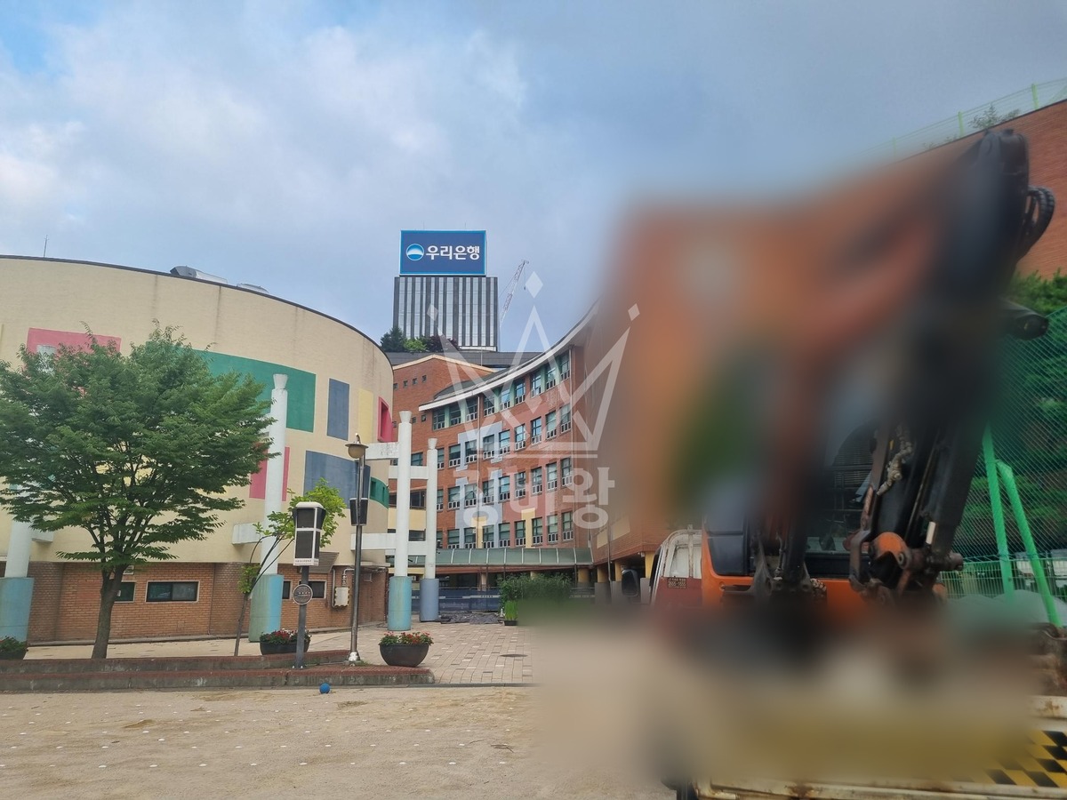 서울 성동구 성수동2가 포크레인(굴착기) 작업 현장 도착사진
