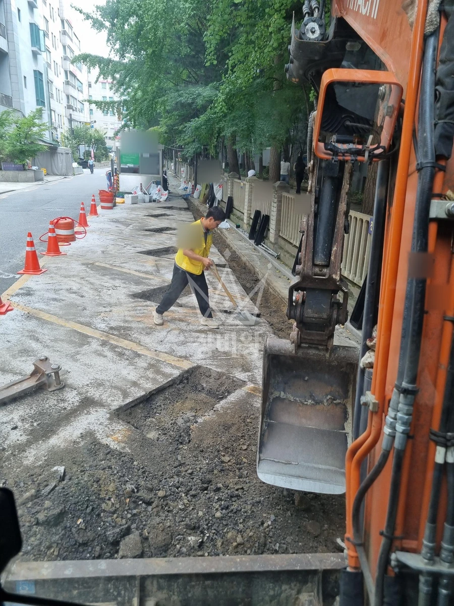 서울 강서구 등촌동 포크레인(굴착기) 터파기 작업사진 2