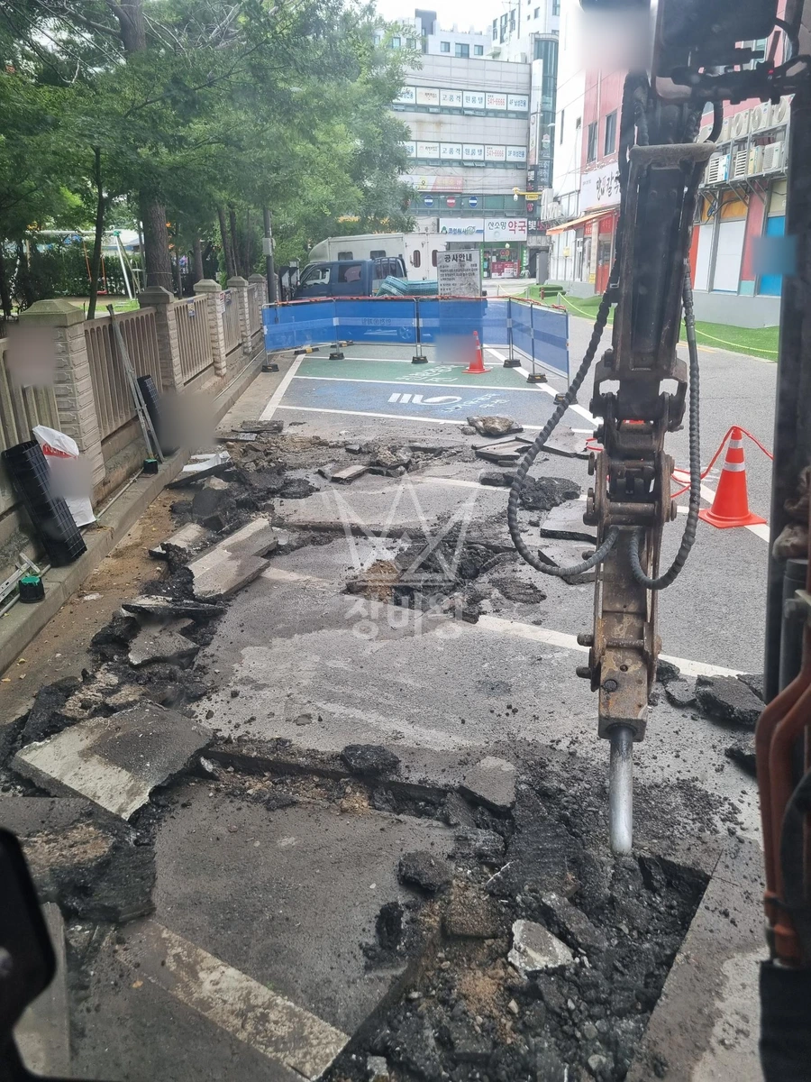 서울 강서구 등촌동 포크레인(굴착기) 터파기 작업사진 3