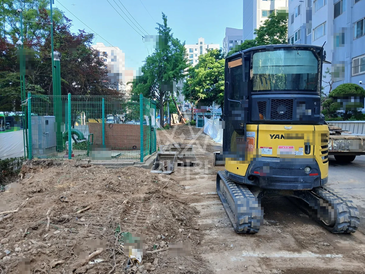 서울 금천구 가산동 포크레인(굴착기) 담철거/화단조섬 작업완료사진 1