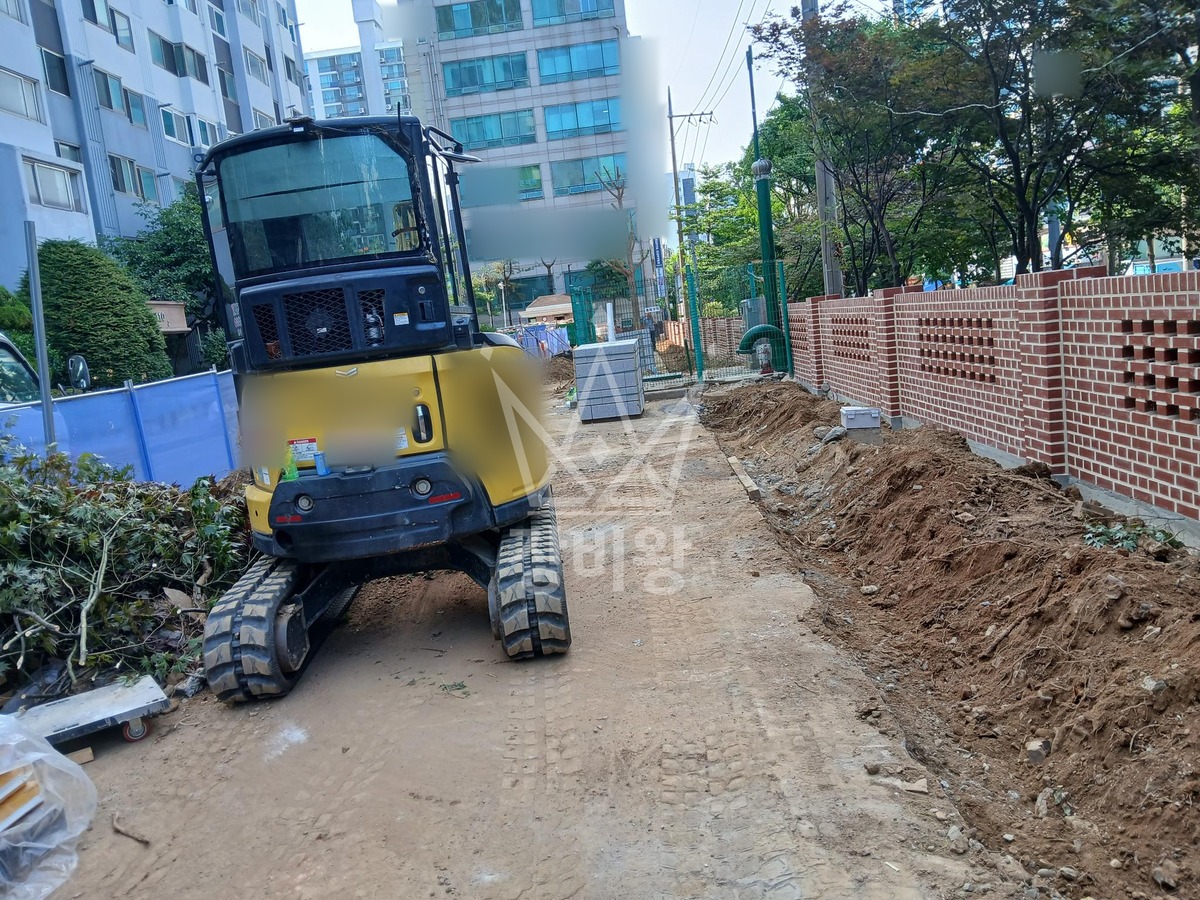 서울 금천구 가산동 포크레인(굴착기) 경계석 작업완료사진 1