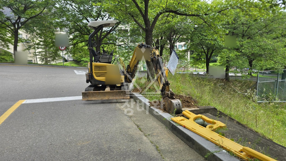 경기 용인시 처인구 남동 포크레인(굴착기) 기둥 터파기 작업사진 2