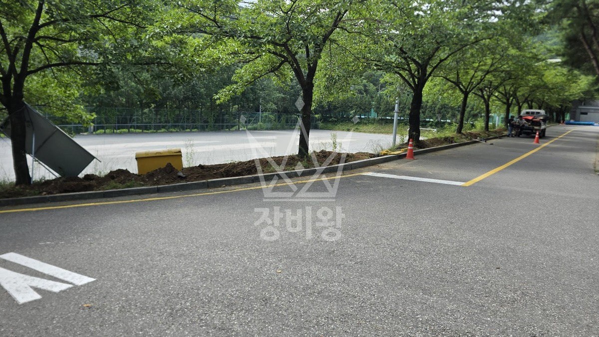 경기 용인시 처인구 남동 포크레인(굴착기) 기둥 터파기 작업사진 3