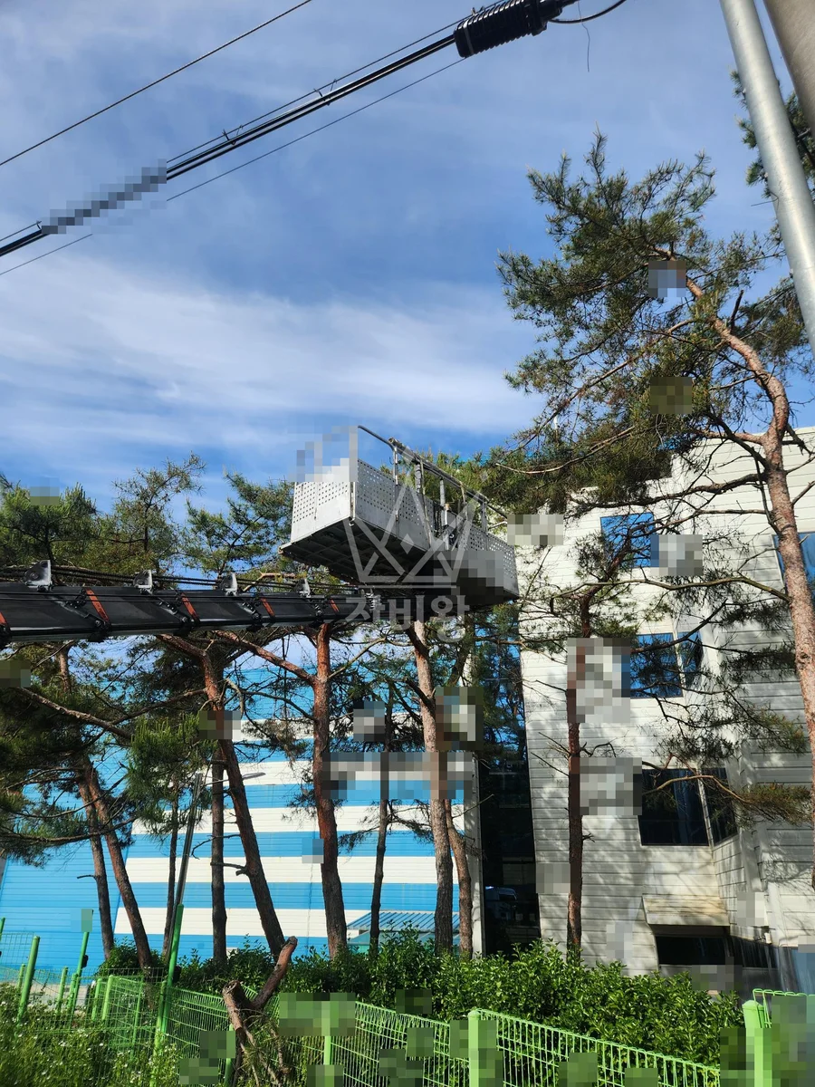 경기 안성시 원곡면 3.5톤 스카이차 조경작업 작업사진 2