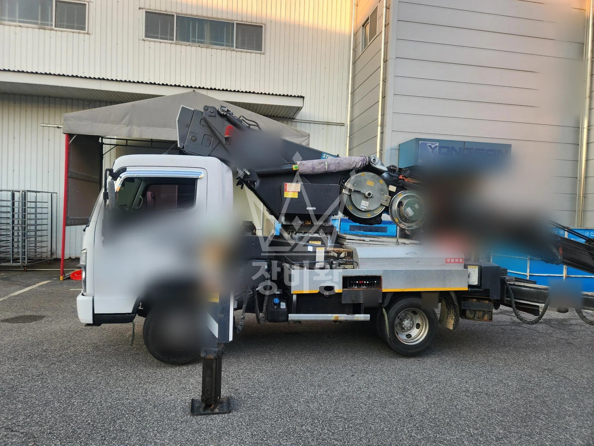 충남 아산시 기산동 3.5톤 스카이차 옥상 방수작업 작업사진 1