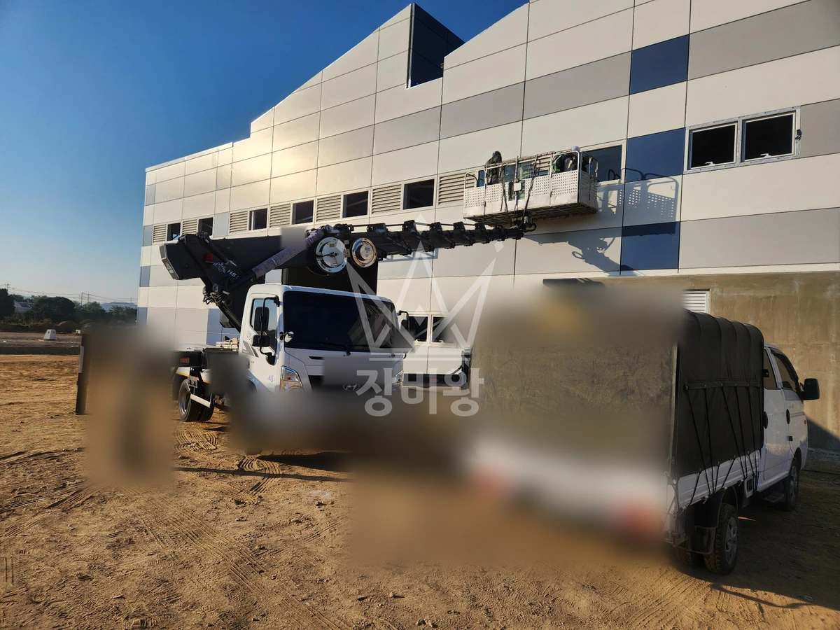충북 청주시 흥덕구 옥산면 3.5톤 스카이차 유리작업 작업사진 3