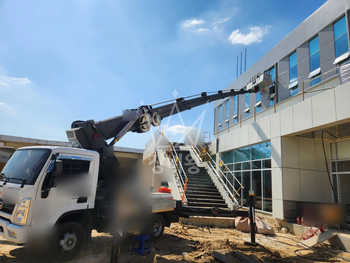 충북 청주시 흥덕구 옥산면 3.5톤 스카이차 유리작업 작업완료사진 1
