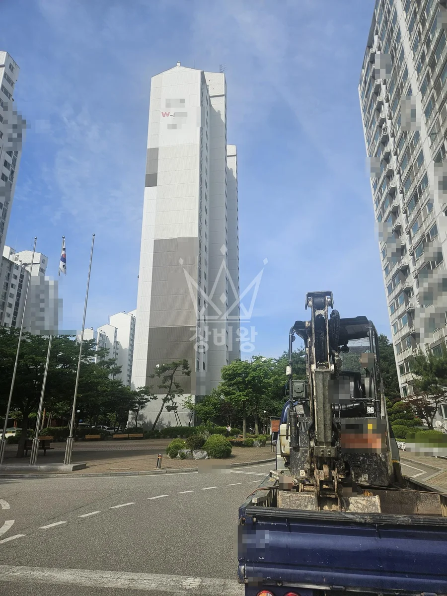 경기 수원시 팔달구 포크레인(굴착기) 작업 현장 도착사진