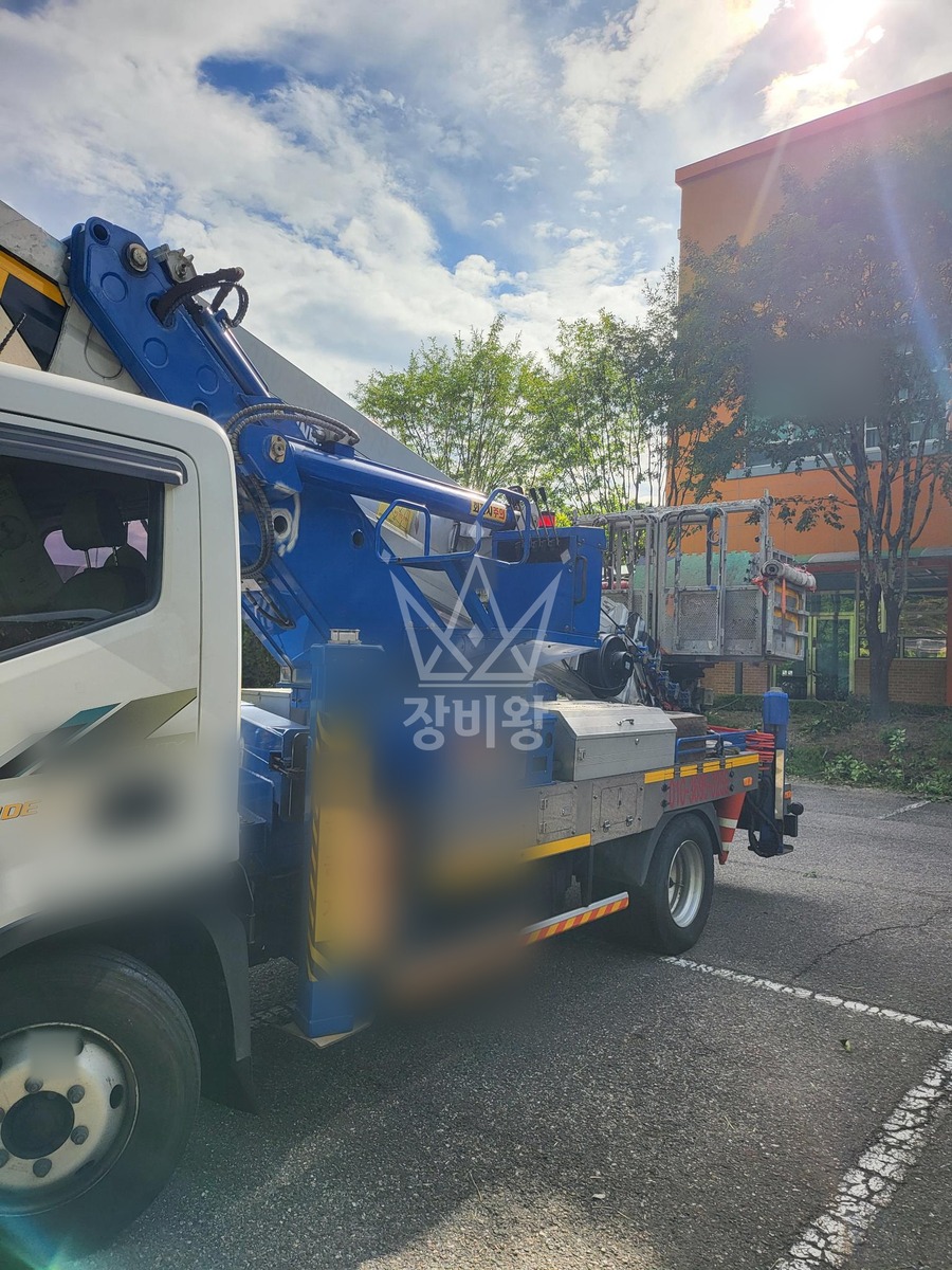 대전 서구 괴곡동 3.5톤 스카이차 수목전지 작업완료사진 1