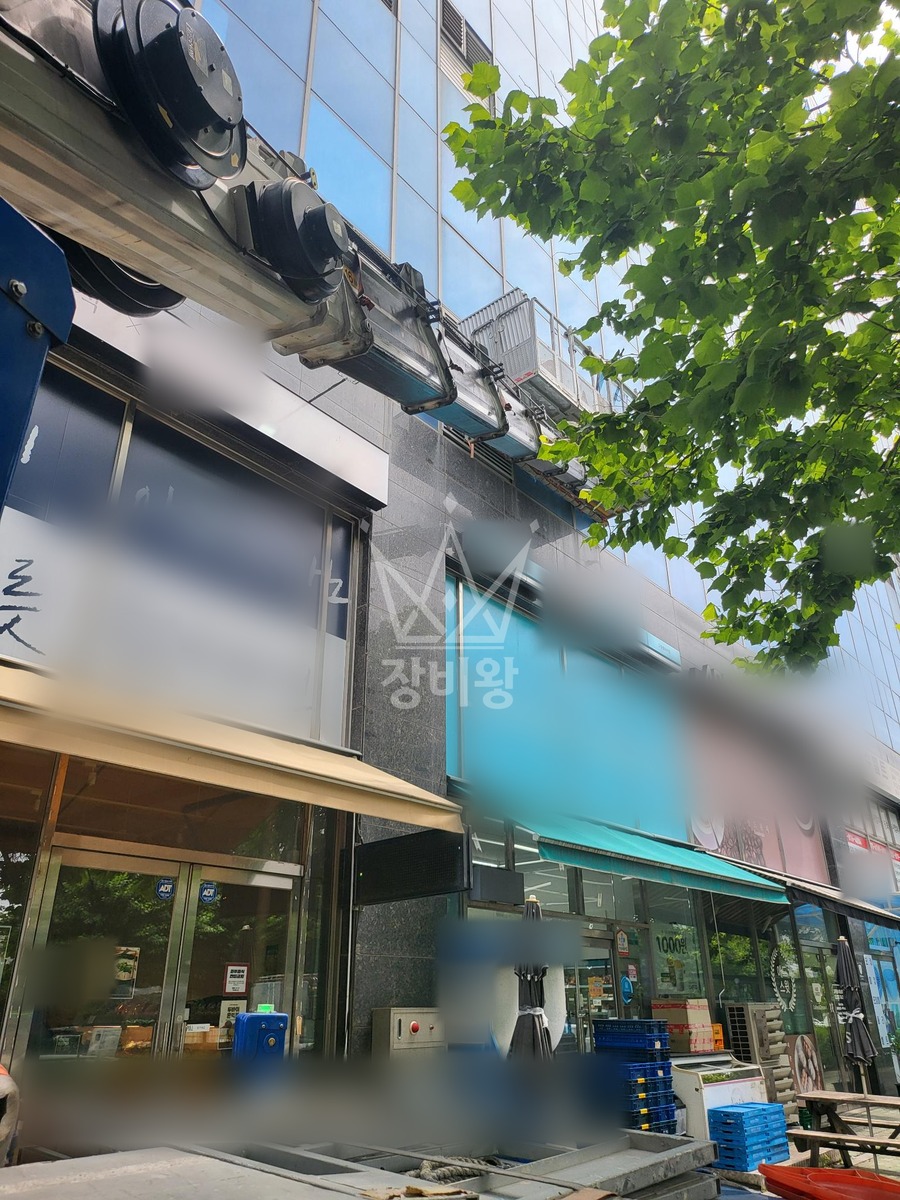 인천 남동구 고잔동 3.5톤 스카이차 유리교체 작업사진 3