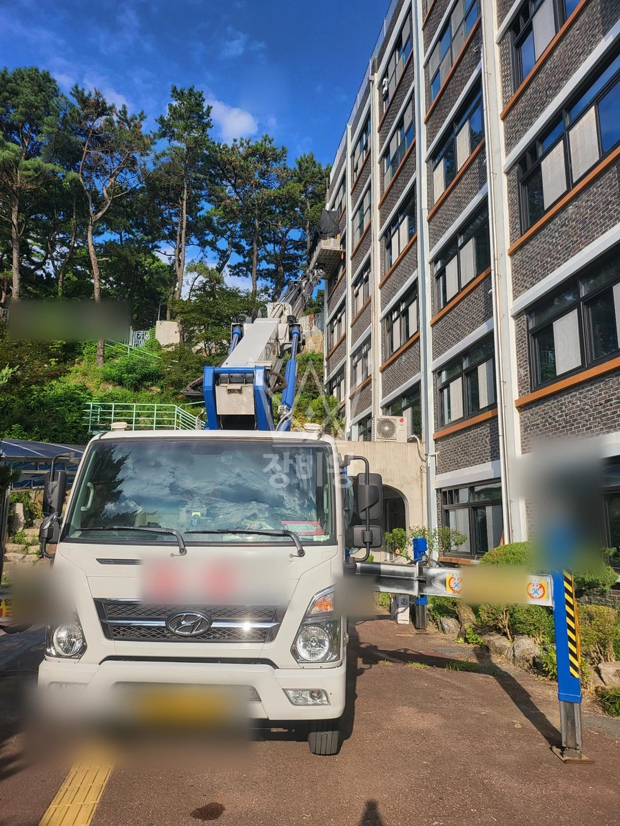 경기 의정부시 가능동 3.5톤 스카이차 외부 인방 안전커버 작업 작업사진 2