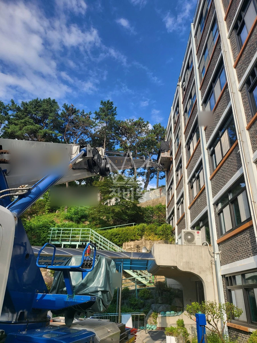 경기 의정부시 가능동 3.5톤 스카이차 외부 인방 안전커버 작업 작업사진 3