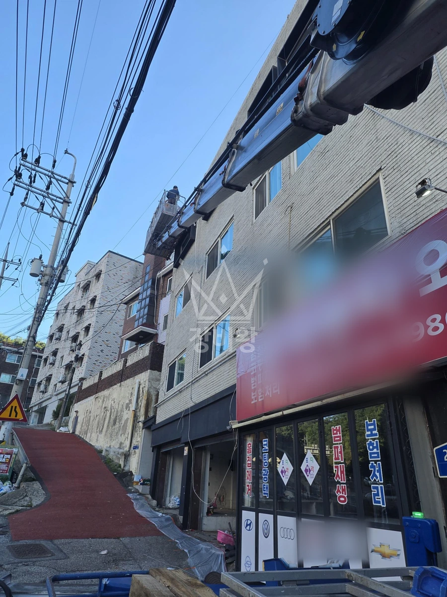 경기 의정부시 신곡동 3.5톤 스카이차 페인트 작업사진 3