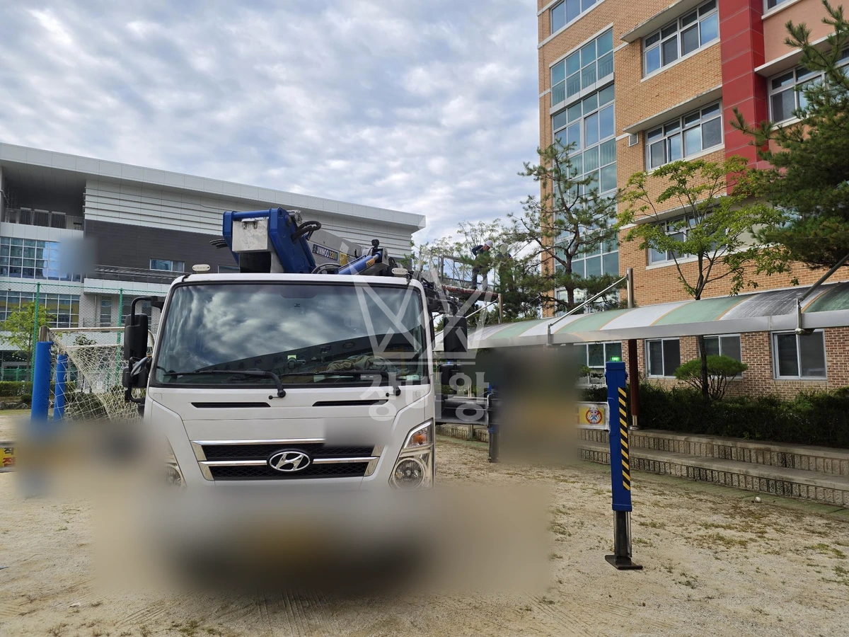 대전 대덕구 석봉동 3.5톤 스카이차 수목전지 작업사진 1