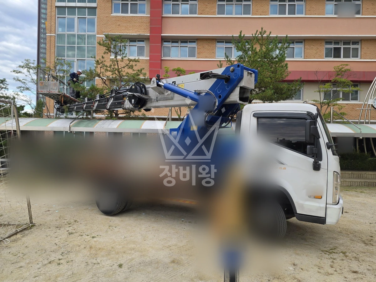 대전 대덕구 석봉동 3.5톤 스카이차 수목전지 작업사진 2