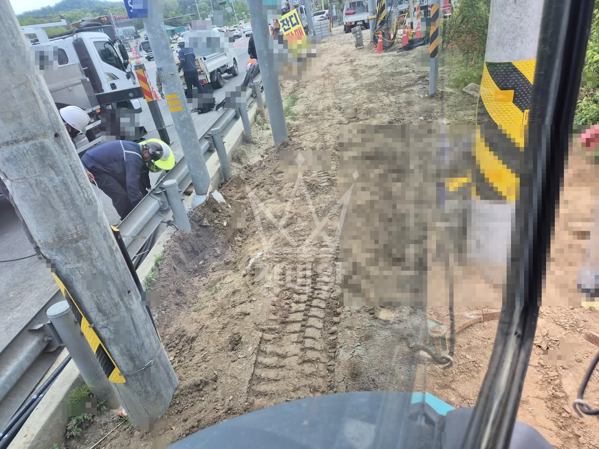 충북 청주시 상당구 굴착기(포크레인) 전기 관로 작업 작업완료사진 1