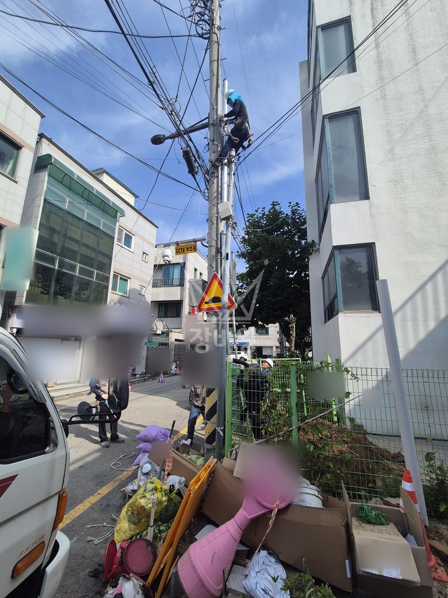 충북 청주시 상당구 용암동 포크레인(굴착기) 전기관로공사 작업사진 1