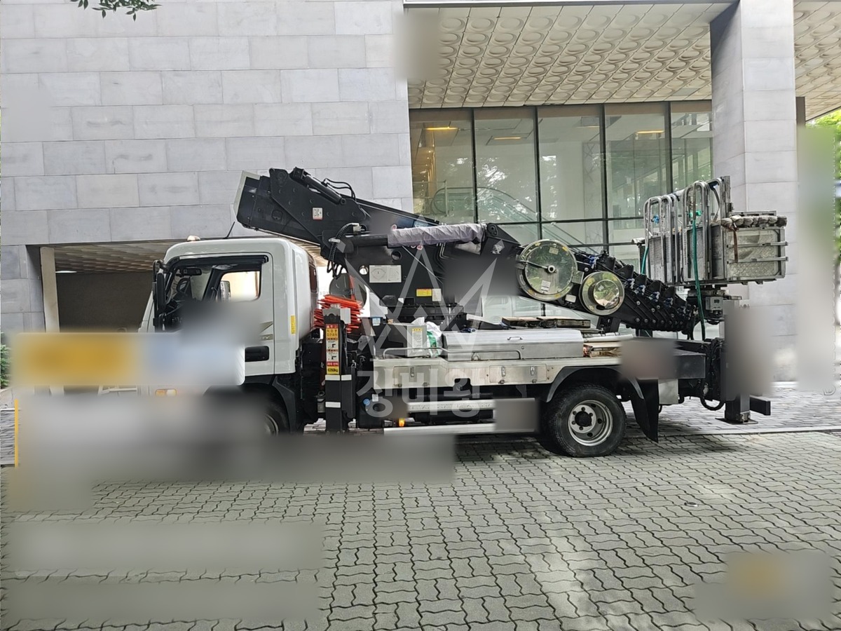 인천 남동구 구월동 3.5톤 스카이차 유리양중 작업완료사진 1