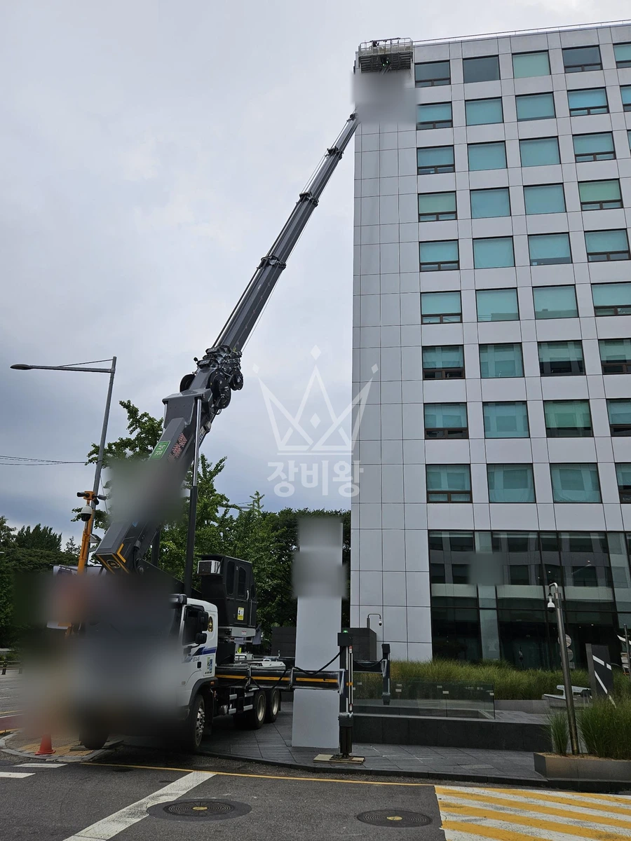 서울 영등포구 여의도동 3.5톤 스카이차 간판 작업 작업사진 1