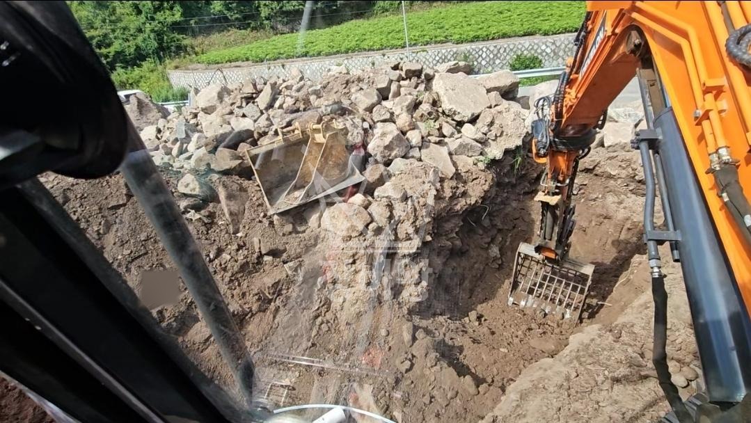경북 영양군 일월면 포크레인(굴착기) 정화조매설 작업사진 2