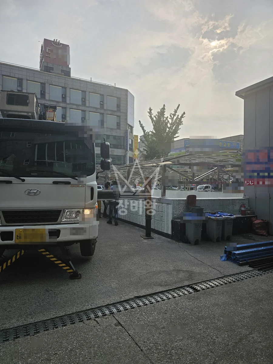 경기 시흥시 정왕동 5톤 크레인 캐노피 작업사진 2