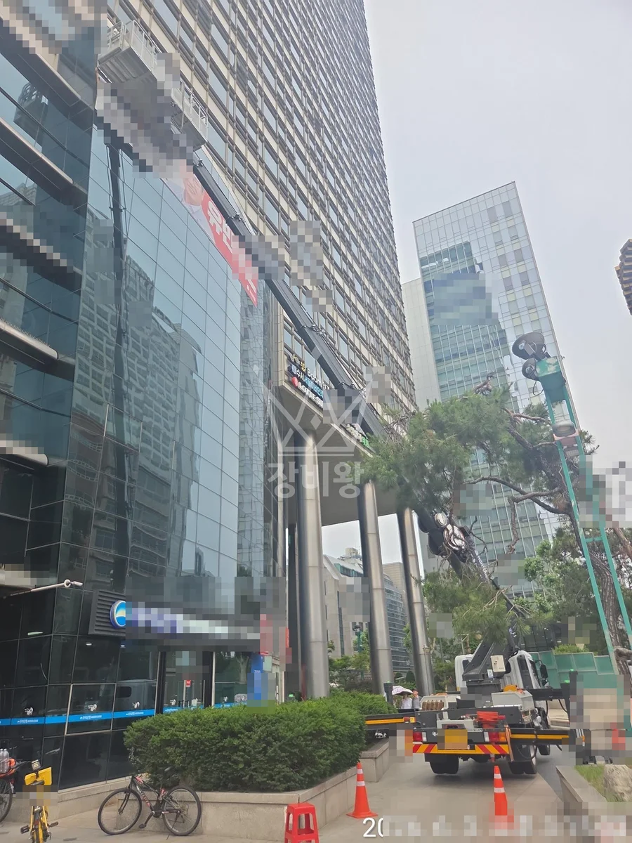 서울 강남구 수서동 3.5톤 스카이차 현수막작업 작업사진 2