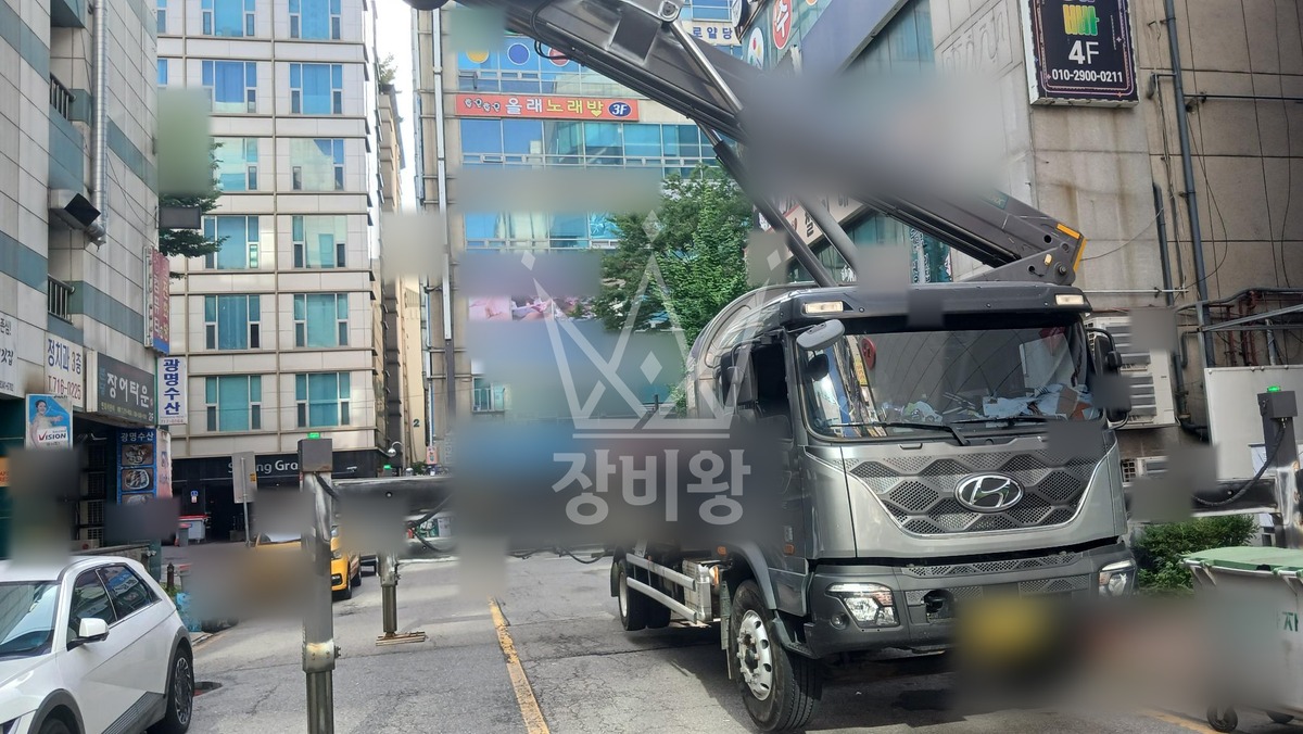 경기 성남시 분당구 구미동 5톤 스카이차 유리교체 작업사진 1