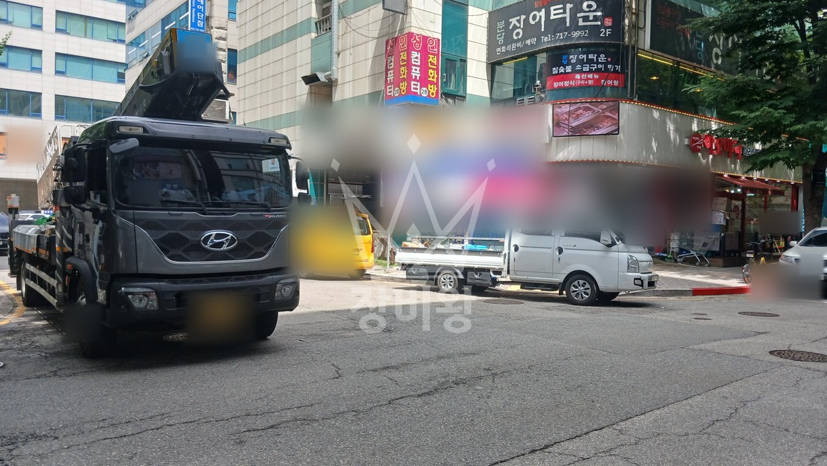 경기 성남시 분당구 구미동 5톤 스카이차 유리교체 작업완료사진 1