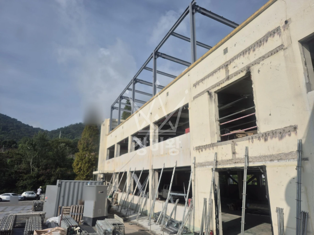 경남 창원시 의창구 팔용동 25톤 크레인 철골작업 작업사진 3