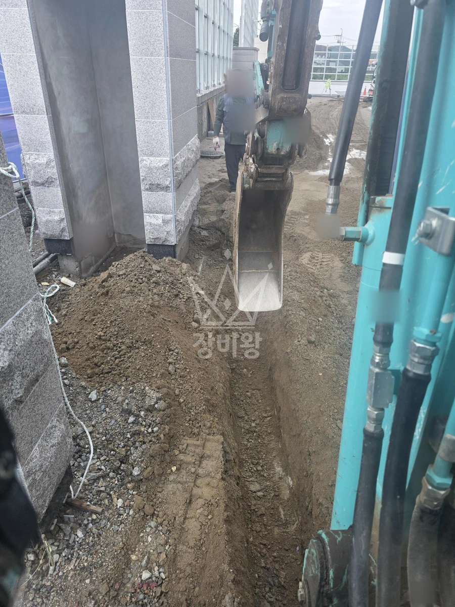 경기 용인시 기흥구 하갈동 포크레인(굴착기) 터파기/통신배관작업 작업사진 2