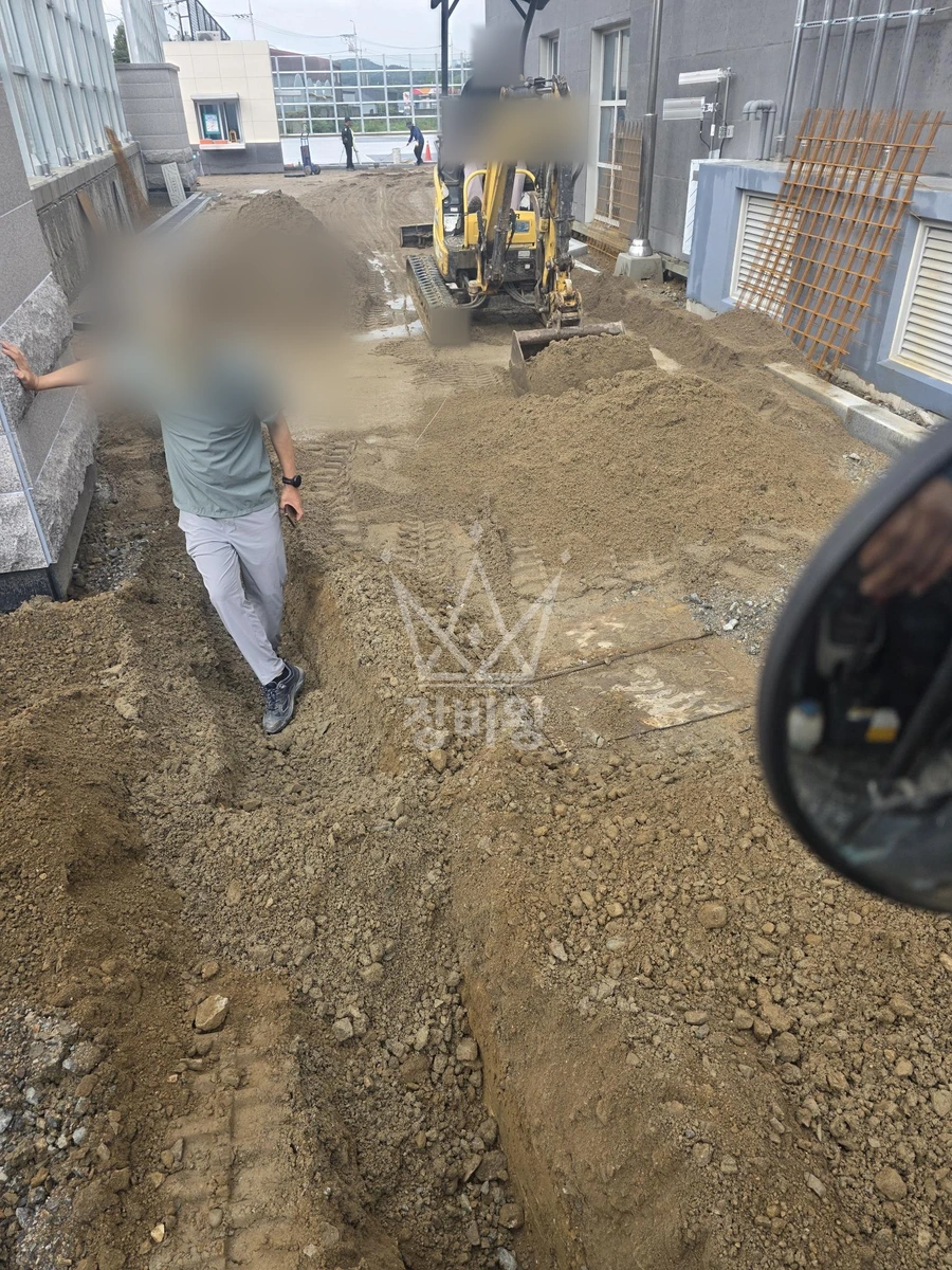 경기 용인시 기흥구 하갈동 포크레인(굴착기) 터파기/통신배관작업 작업사진 3