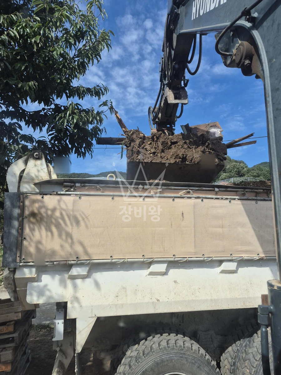 경기 여주시 금사면 포크레인(굴착기) 상차 작업사진 2